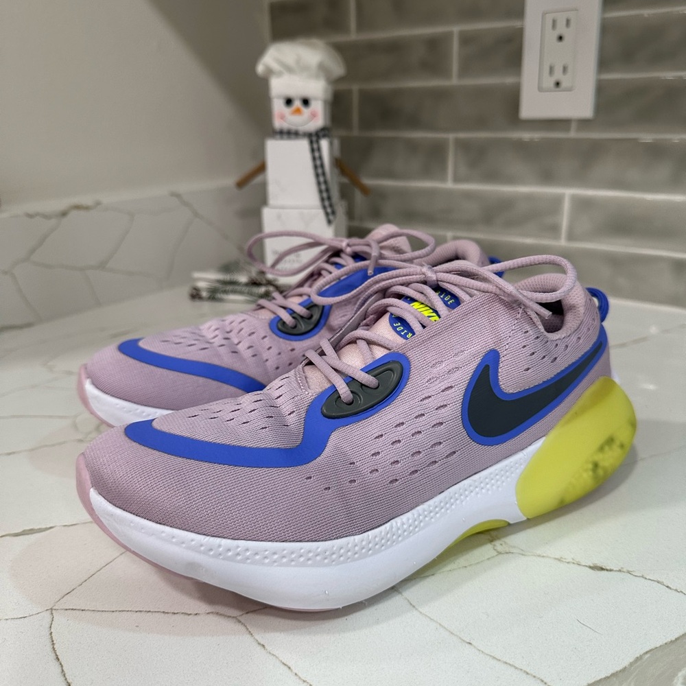 Nike Joyride Dual Run GS. Youth Size 5.5 Color Iced Lilac.